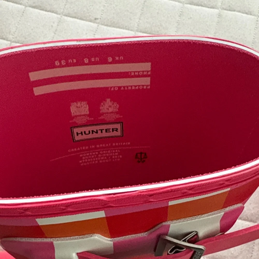 Hunter Women’s Pink and Orange Patterned Rainboots - Picture 8 of 9